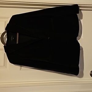 Ann Taylor Black Blazer, size 4 (Valure Like)